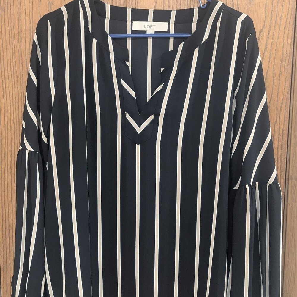 Loft Women's Black Beige Striped Balloon Sleeve Split‎ Neck Blouse Top-Size M